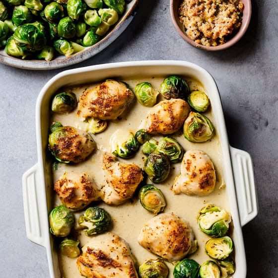 Ovenschotel met kip, spruitjes, aardappels en room